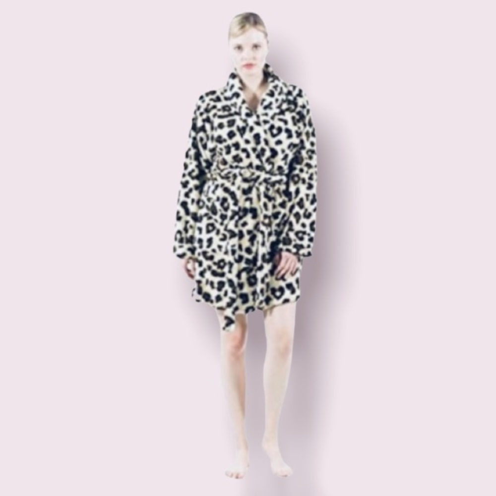 Sleepy Time Luxurious Soft Leopard Print Short Bathrobe